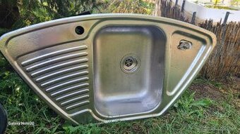 Predám kuchynský nerezový drez