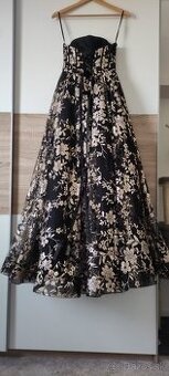 Krásne spoločenské šaty