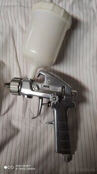 Striekacia pištoľ