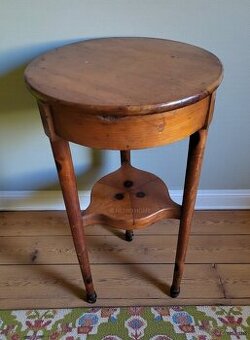 Rôzne retro stolíky