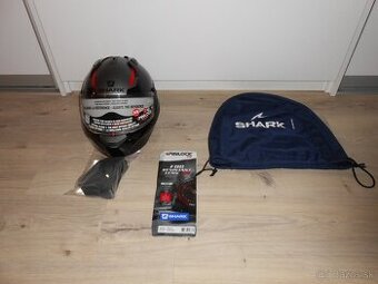 Predam krasnu novu moto prilbu znacky SHARK EVO GT SEAN MAT