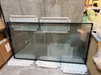 Trojsklo z novostavby