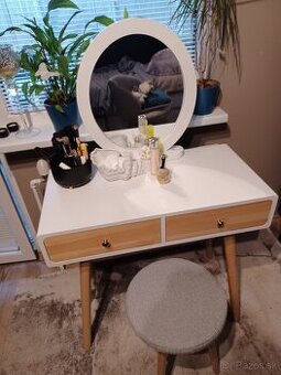 Predam toaletny stolik