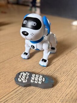 Robotický pes hračka