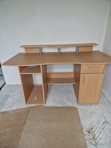Písací stol