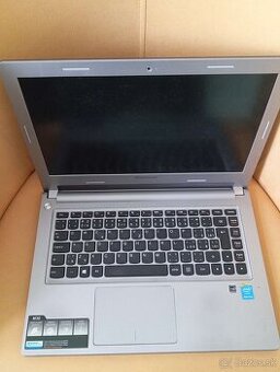 starší notebook