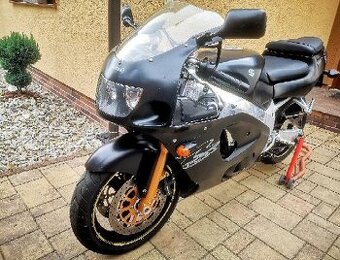 Suzuki GSX-R 600 Srad