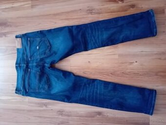 Predam znackove dzinsy Tommy jeans