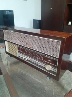 Tesla R4900 - 1