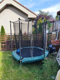 Trampolína z Decathlonu