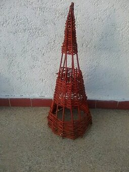 Predám ručne pletený, prútený stromček.