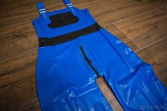 Latexová súprava na traky.