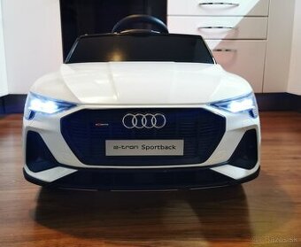 Elektrické autíčko Audi E-Tron Sportback 4x4 biele