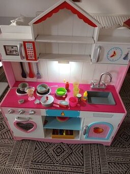 Detská kuchynka na kolieskach