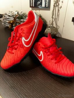Nike turfy