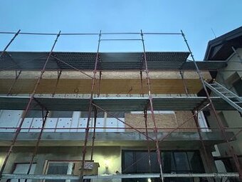 Lešenie 1 m široké cca 550 m2