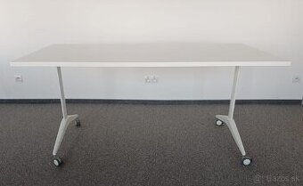 Pisaci stol stohovatelny