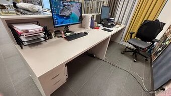 Pracovný stôl - pult. Cena za kus.