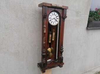 Predám starožitné  2- závažové nástenné hodiny