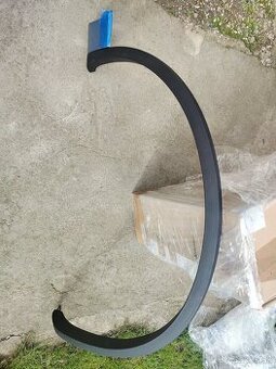 VW Touareg II. - Pravý predný lem blatníka