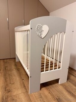 Predám detskú postieľku s matracom 120x60