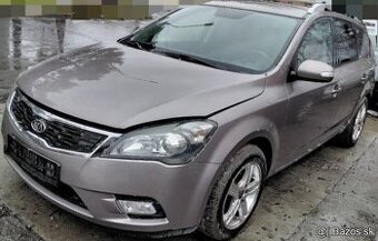 Kia CEED 1.4 2011 kombi predám MOTOR G4FA DVERE combi a iné