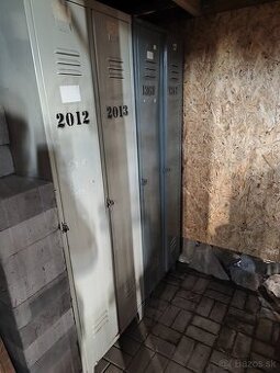 Plechová skriňa dvojdverová šatníková