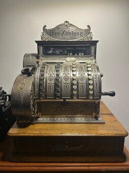 Starožitná mechanická pokladňa