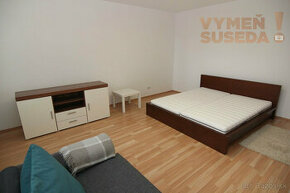 VYMEŇ SUSEDA - Priestranný  1 izb. byt o výmere 40m2 s balkó