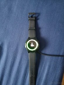 Predám hodinky . SAMSUNG Galaxy Watch4