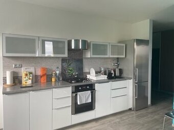 PREDAJ 3 izb.bytu - Pri Šajbách, kompletne zariadený, BA III