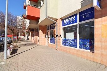 Priestor v centre mesta na prízemí pre obchod alebo kancelár