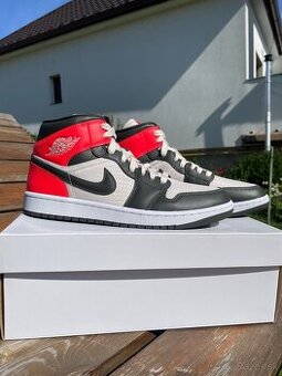 NIke Air Jordan 1 Mid Orewood