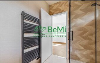 4 izb. bungalov, ktorý vyrastie na Šalgovíku