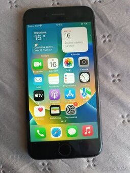 📱 iPhone 8 64GB Plne funkčný, batéria 73% Stav podľa fotky