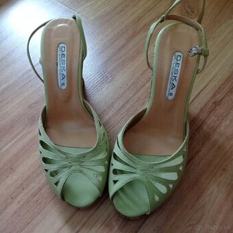 Nove kozene sandale 38,5