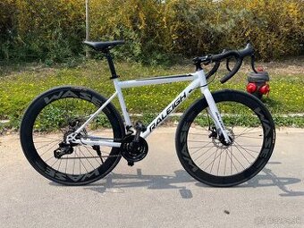 Cestný bicykel Raleigh