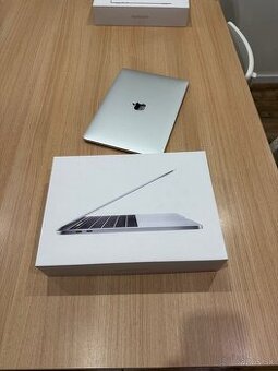 Apple Macbook Pro 2018 ssd 512 GB RAM 8 GB
