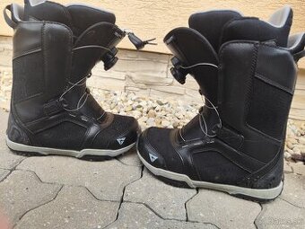Snowboard Rossignol + topanky