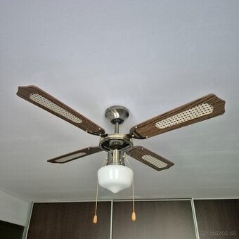 Stropný ventilátor s osvetlením