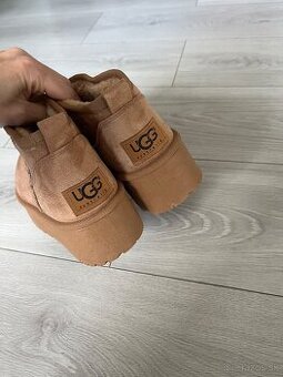 Dámske UGG mini camel