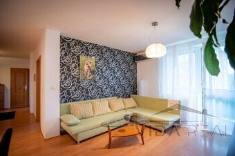 Priestranný 3-izbový byt s dvoma balkónmi v Pezinku, sídlisk - 1