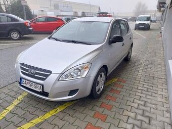 Predám KIA Ceed 1.4 16V CVVT, 77 kW  BA95 Nová STK EK