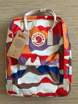 Batoh Fjällräven Kanken farebný maskáč bledý