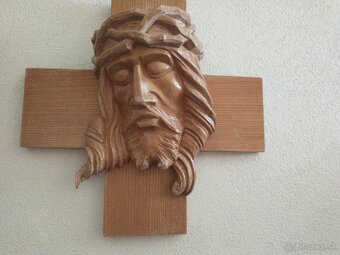 stary rucne robeny kriz