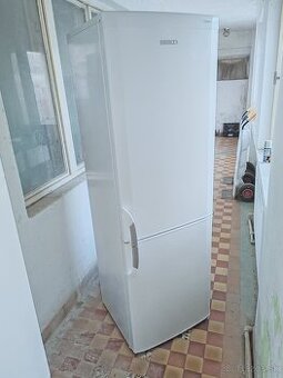 Predám chladničku Beko 184cm