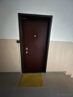 Lukratívny Trojizbový Byt na Predaj v Krompachoch