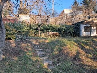 POZEMOK S CHATKOU - 931 m2 - ČERMEĽSKÁ CESTA