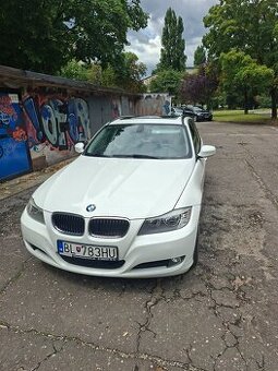 Predám BMW 320D kombi automat, 2011