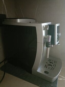Kávovar Delonghi